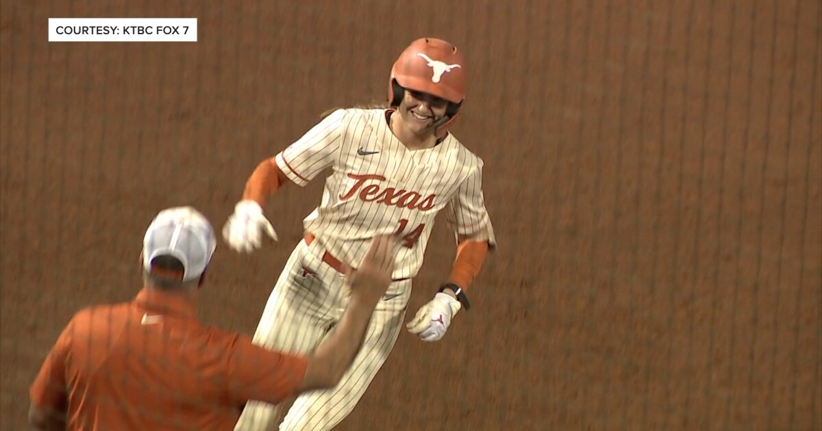 Tuloso-Midway grad Reese Atwood breaks Texas softball's career home run record