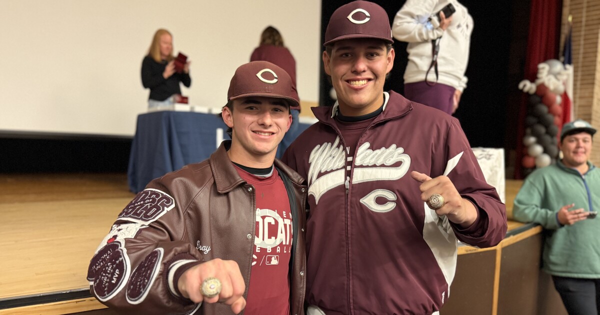 Calallen baseball receives 2025 State Championship rings