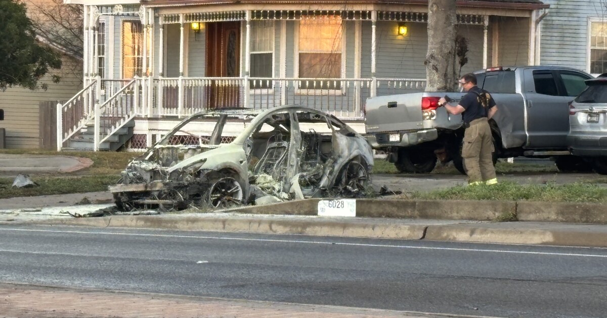 Tesla fire forces Corpus Christi crews to use different firefighting approach