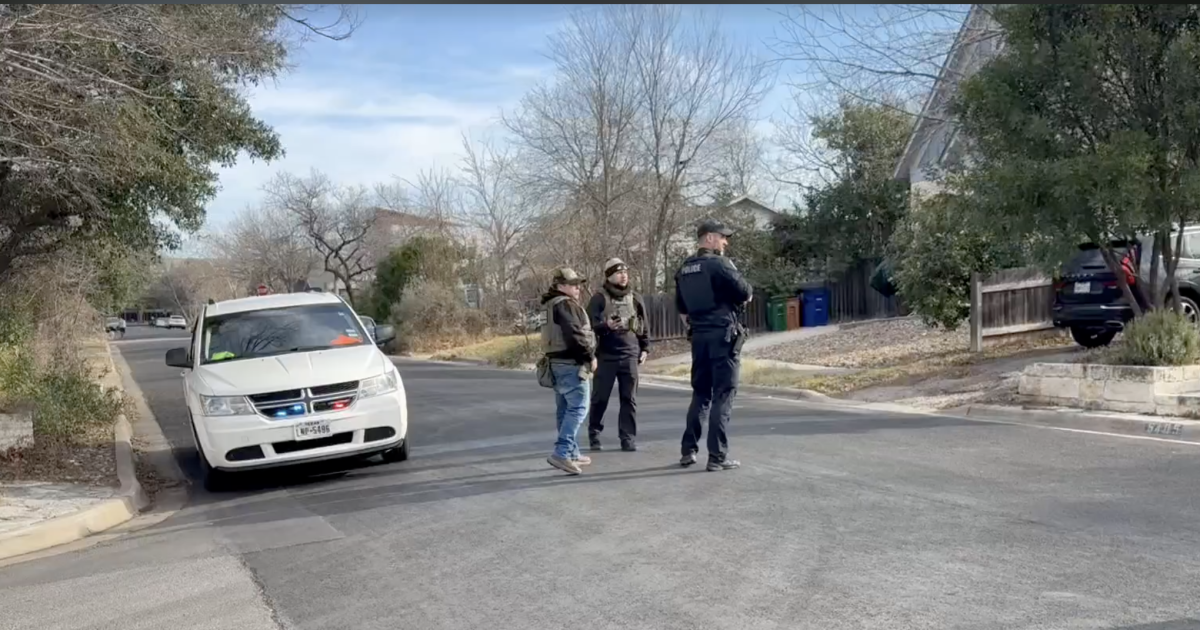 Central Austin neighbors witness ICE chase and arrest