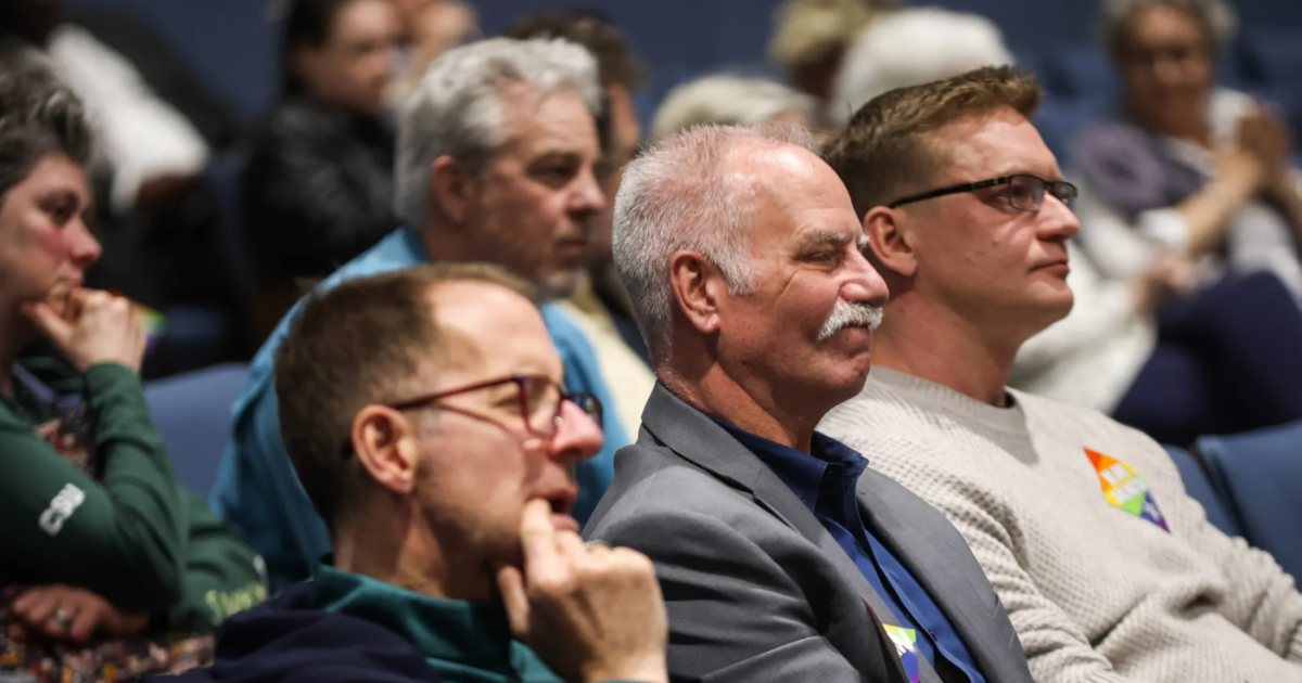 Arlington council passes revised anti-discrimination ordinance, resolution against hate