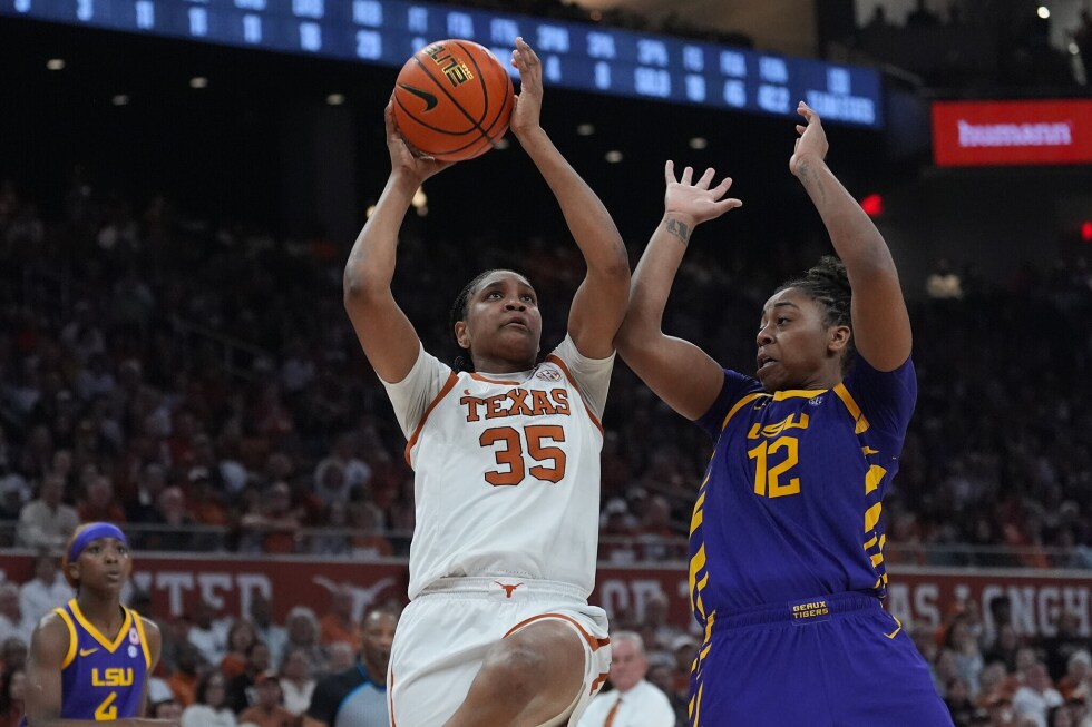 Booker and Crump spark No. 4 Texas over No. 5 LSU 77-64