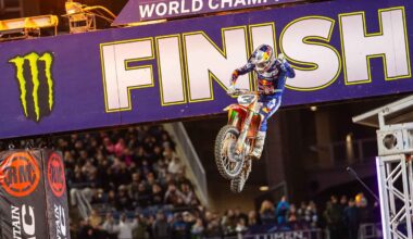 Hunter Lawrence wins his first Supercross race at Arlington