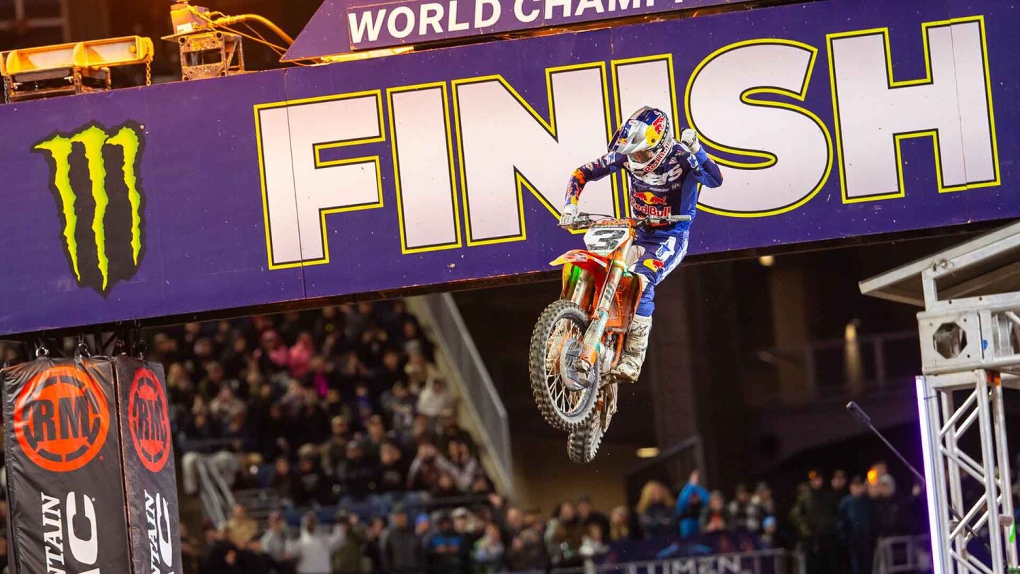 Hunter Lawrence wins his first Supercross race at Arlington