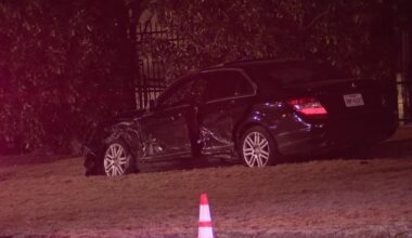 2 pedestrians killed, 2 drivers injured after crash sends car onto Dallas sidewalk