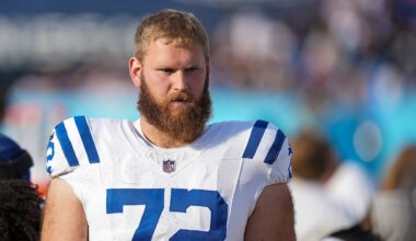 Texans Land Colts' Braden Smith on 2-Year Deal