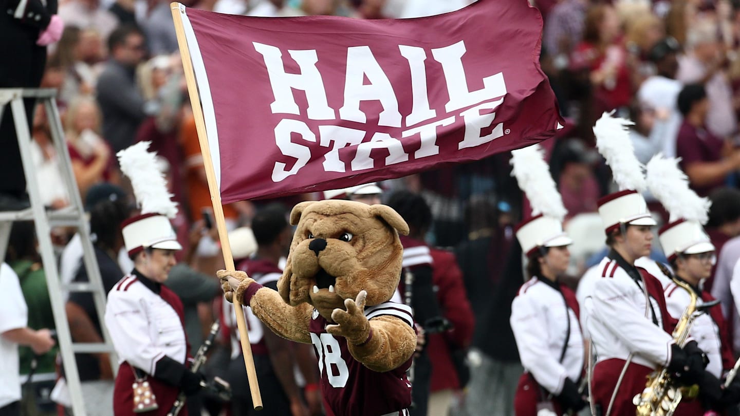 Texas Linebacker Sets Official Visit With Mississippi State