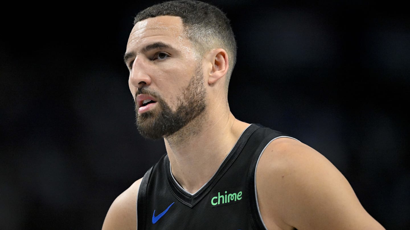 Klay Thompson's Injury Status as Dallas Mavericks Play Memphis Grizzlies in Tank Fest