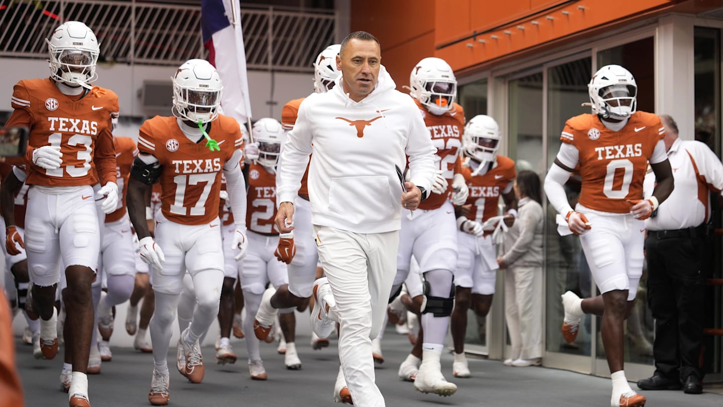 A Future NFL Hall of Fame NFL QB Just Took His Son On a Texas Longhorns Visit