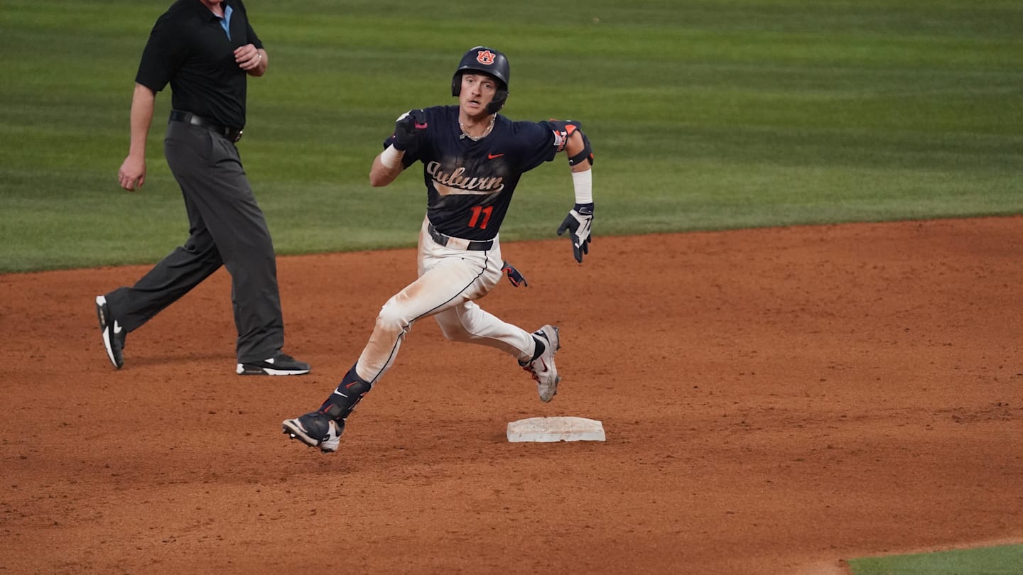 No. 2 Texas Preparing for Heavyweight Series Against No.5 Auburn