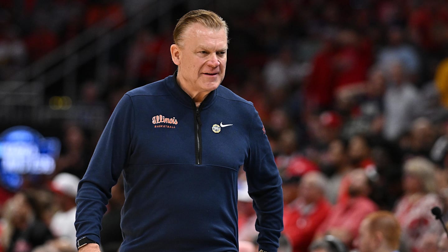 Mar 26, 2026; Houston, TX, USA; Illinois Fighting Illini head coach Brad Underwood reacts in the second half during a Sweet Sixteen game of the South Regional of the men's 2026 NCAA Tournament at Toyota Center. Mandatory Credit: Maria Lysaker-Imagn Images