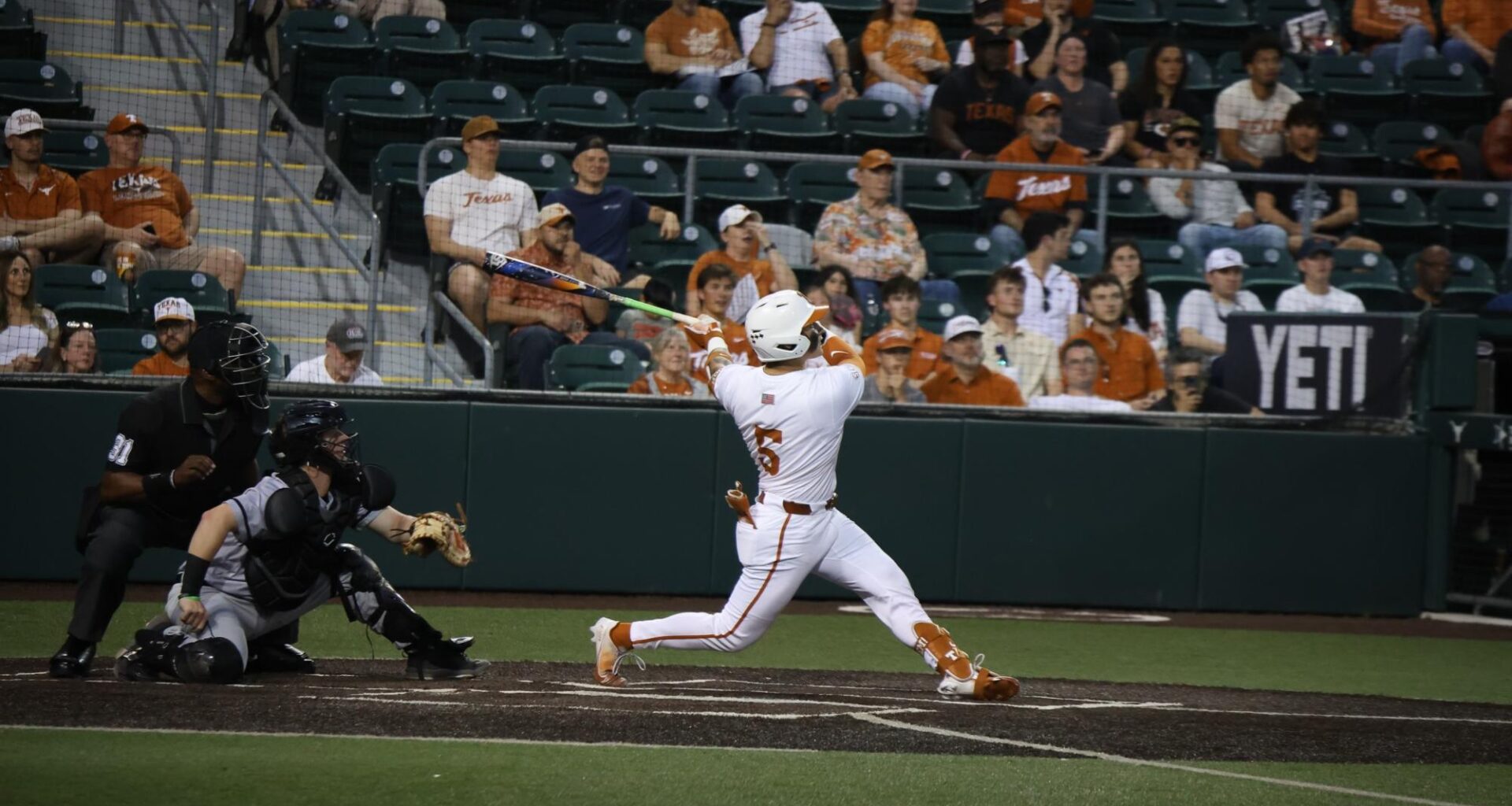 Texas baseball shows off strength, powers through USC Upstate for series-opening win – The Daily Texan