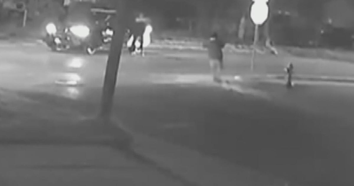 Video shows moments before Fort Worth officers shot armed man