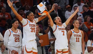 Texas, Michigan have no trouble in Sweet 16 victories in Fort Worth