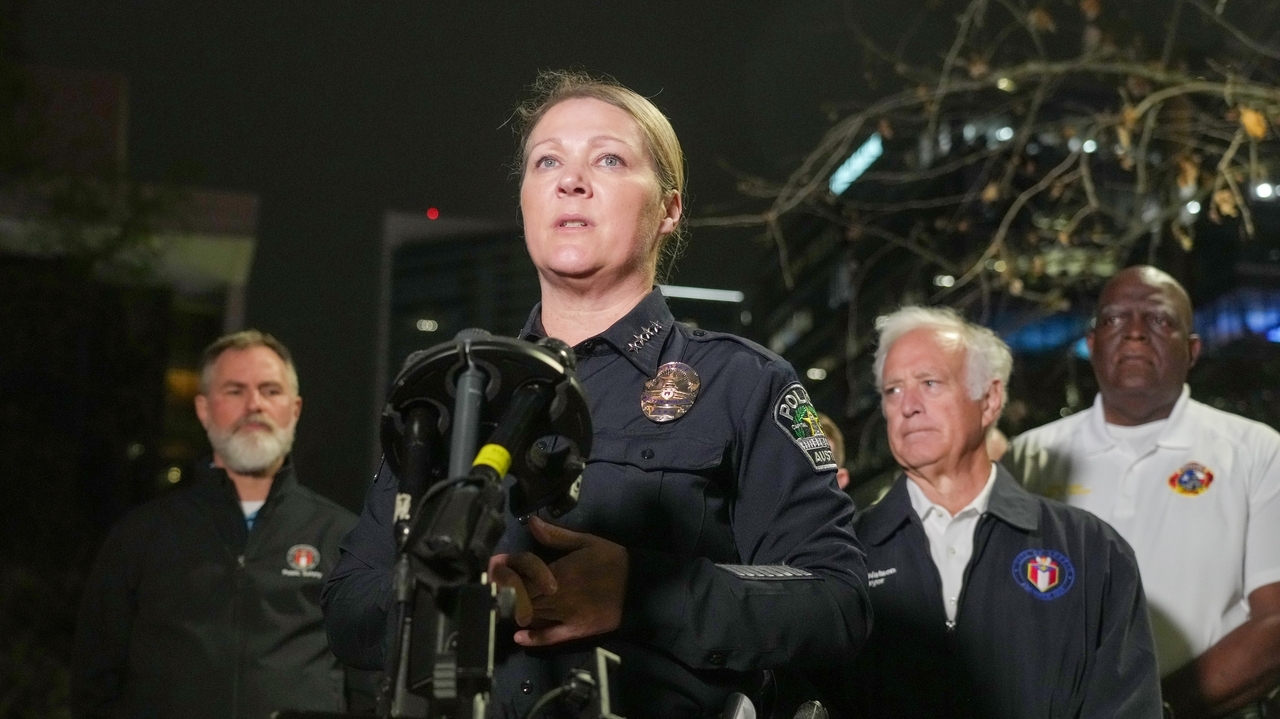 3 dead, 14 injured after shooting at a bar in Austin, Texas