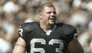 Former TCU great and Raiders Pro Bowler Barret Robbins dies