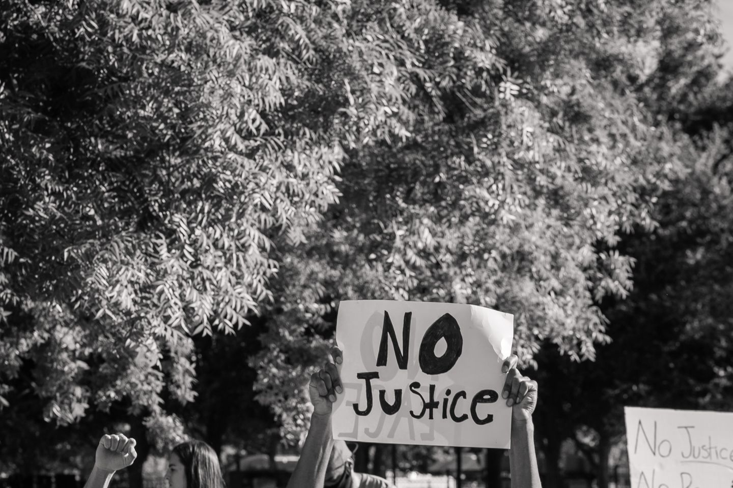 “No Kings” Protest Draws Crowds Across Dallas-Fort Worth