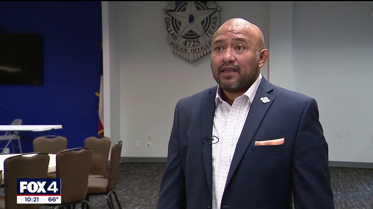 Former Dallas police leader pleads guilty to lying to police