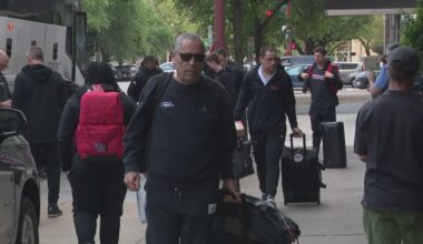 How much will it cost to see the Houston Cougars play at the Toyota Center in the Sweet 16?