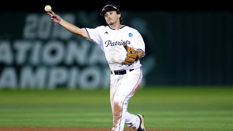 Patriots Fall in Series Finale