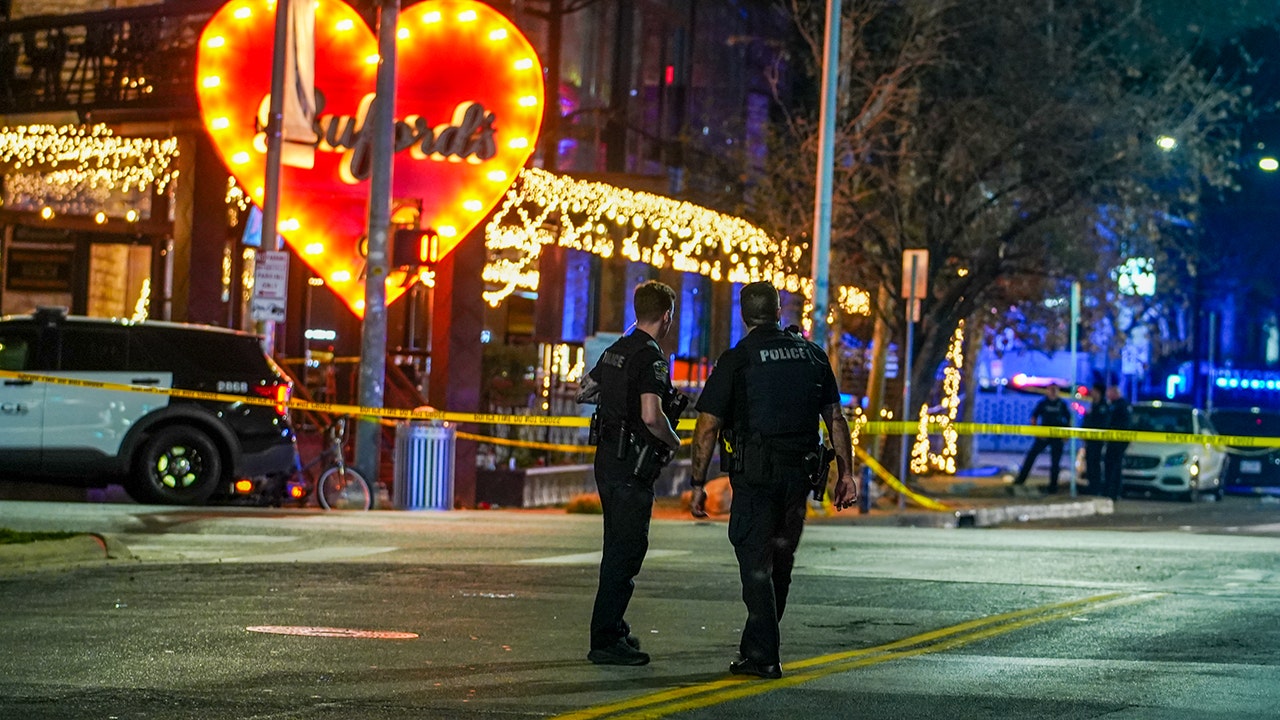Police kill gunman after Austin bar shooting injures 17 on Sixth Street