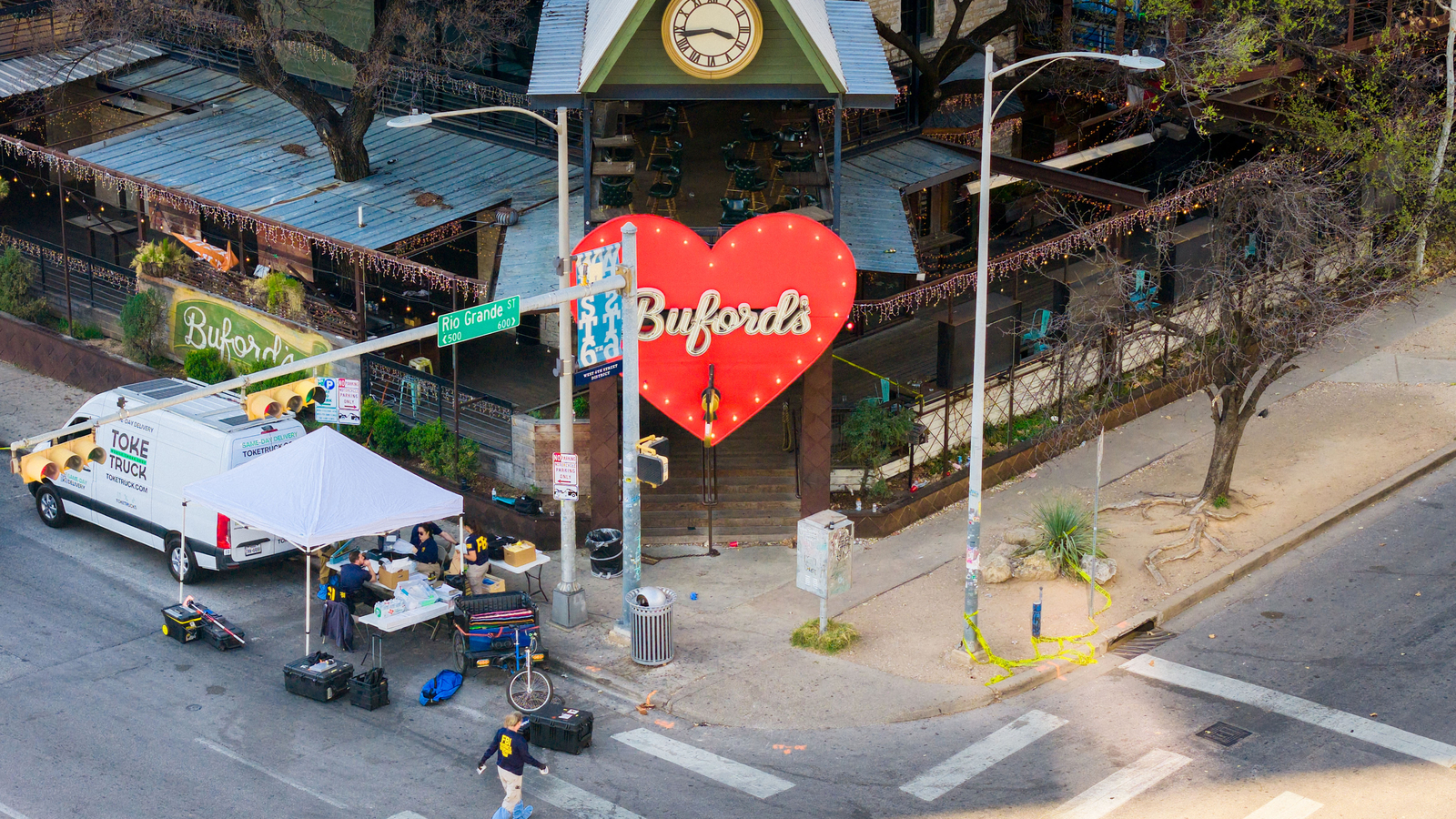 Search for motive ongoing after Austin bar shooting left 2 dead