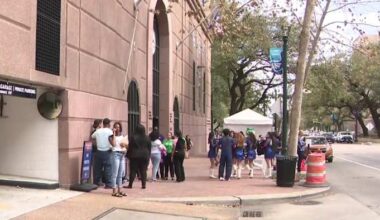 University of Houston-Downtown students step out of classroom and into voting polls