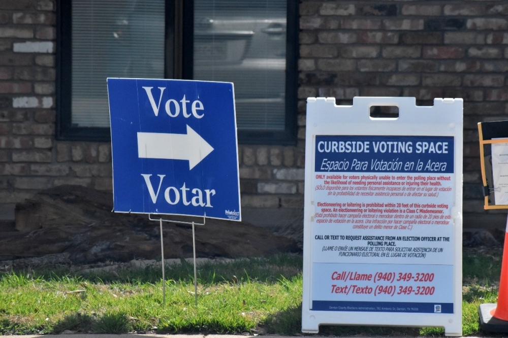 voting sign in Trophy Club.