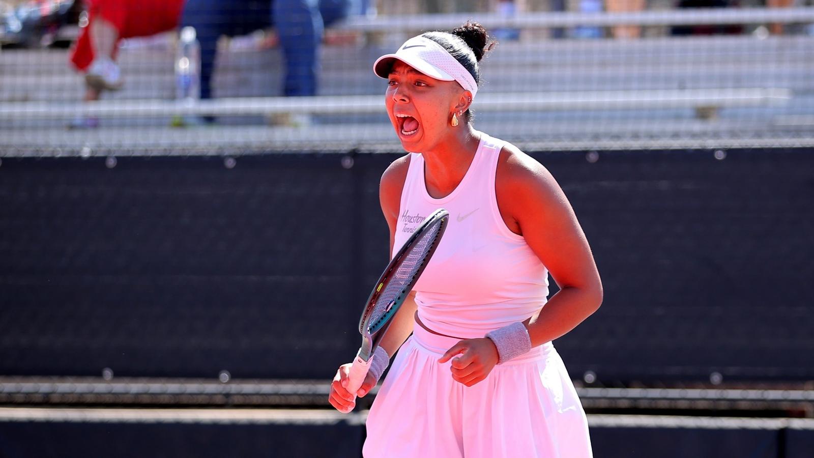 Chems Doha Zeghlouli celebrates after winning a big point