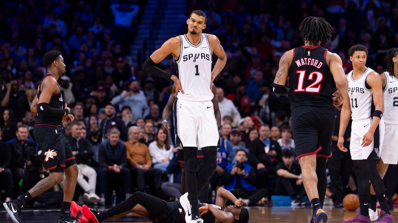 Wembanyama dazzled by recent trip to see the northern lights. Spurs also shine bright in hot streak