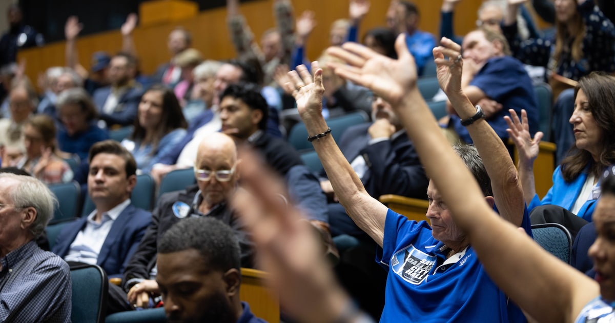 Ahead of Dallas City Council vote, dozens weigh in on future of City Hall