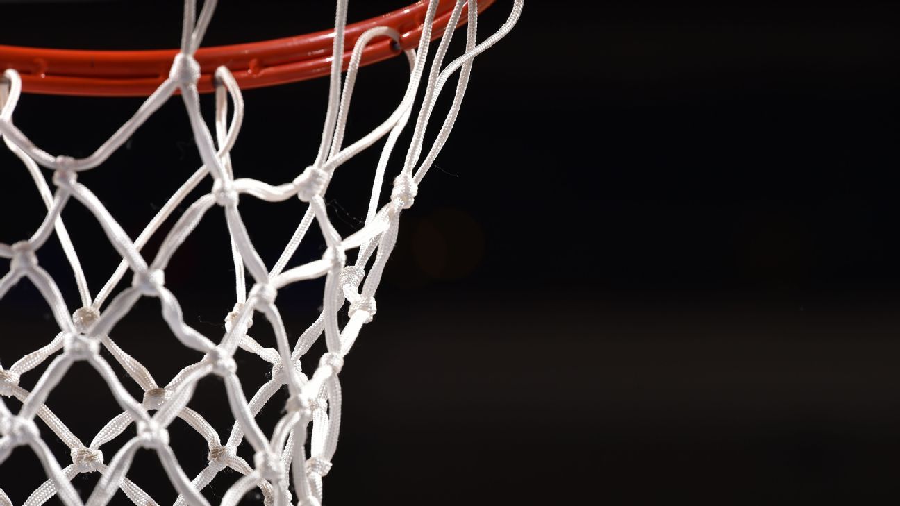 High schooler scores six points in 14 seconds to seal comeback win