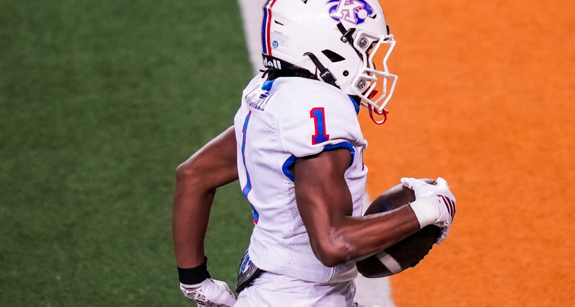 Dillon Mitchell runs sub-10 second 100-meter dash for C.E. King