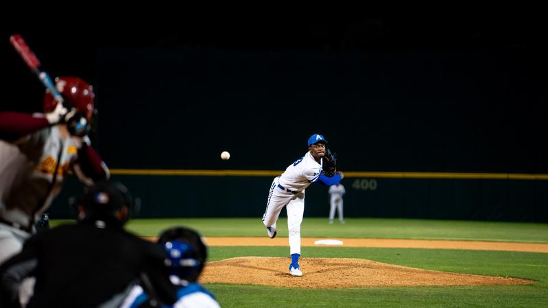 Mavericks Wait Out Rain Delays to Defeat ULM 9–5