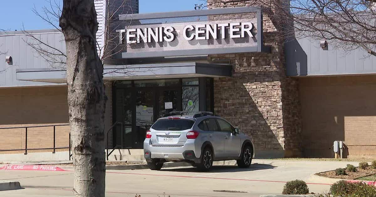 Man dies after charging police with metal rod at Texas pickleball court