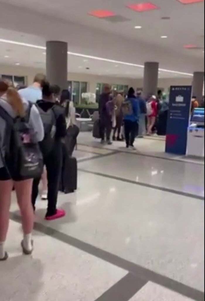 TSA long lines at Houston Hobby Airport