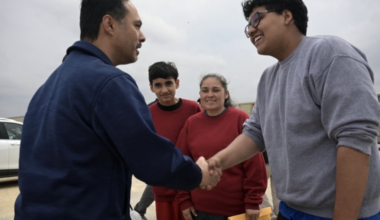 McAllen mariachi family released from detention during visit from San Antonio Rep. Joaquin Castro