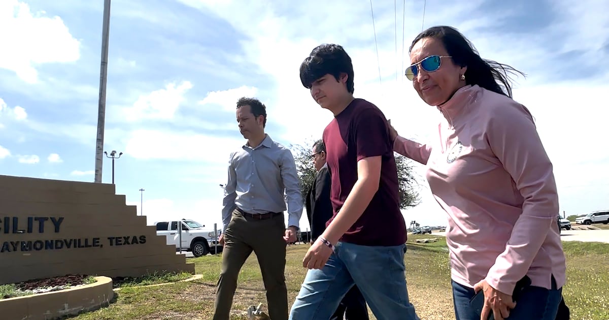 Two teen brothers in Texas mariachi band released from ICE custody amid bipartisan criticism