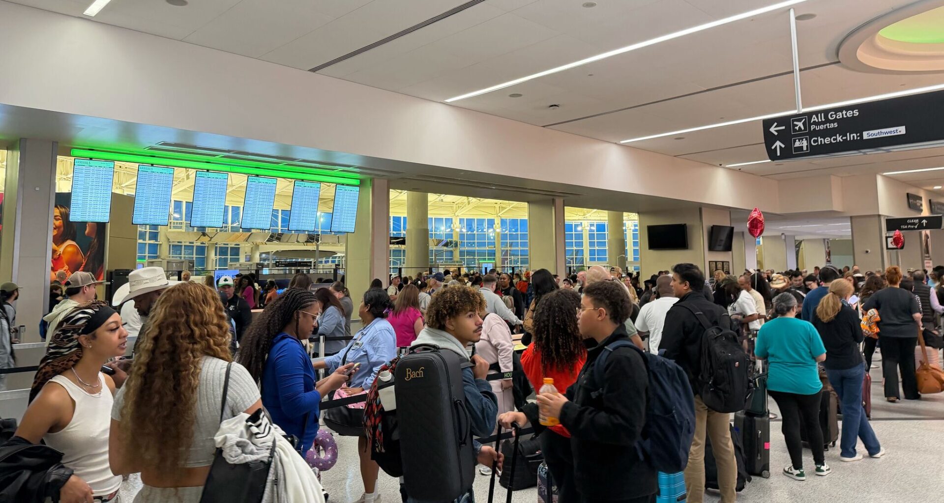 Texas airport sees hours-long TSA wait times during DHS shutdown