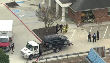 Vehicle crashes into DeSoto bank