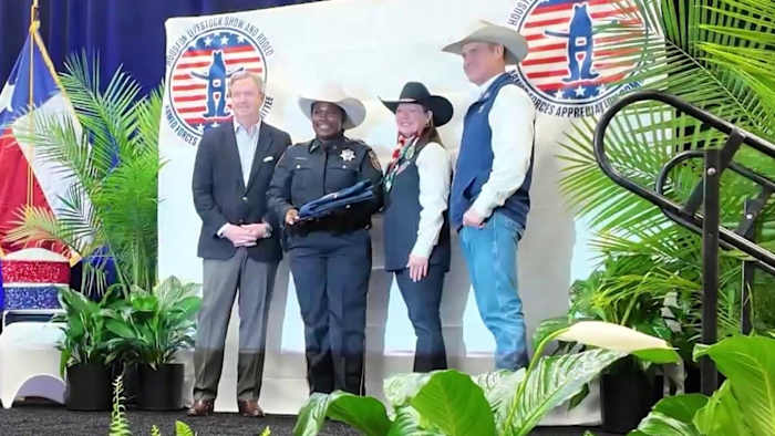 Honoring the fallen & recognizing community heroes