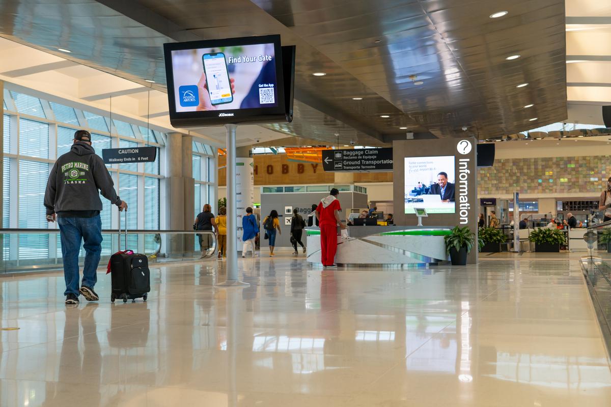 Houston ground stop: Bush, Hobby airport delays; check your flight status