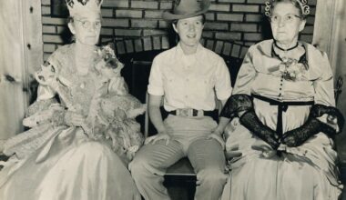 Austin honors Phifer, Linn and van Auken