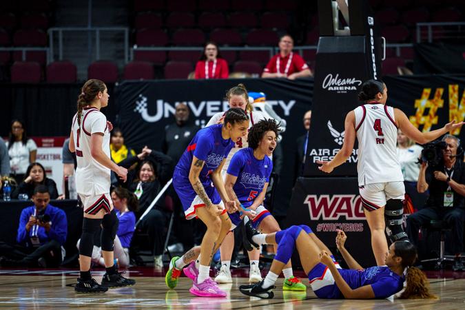 Lady Mavs Answer the Call, Knock Off No. 3 Southern Utah, 70-65