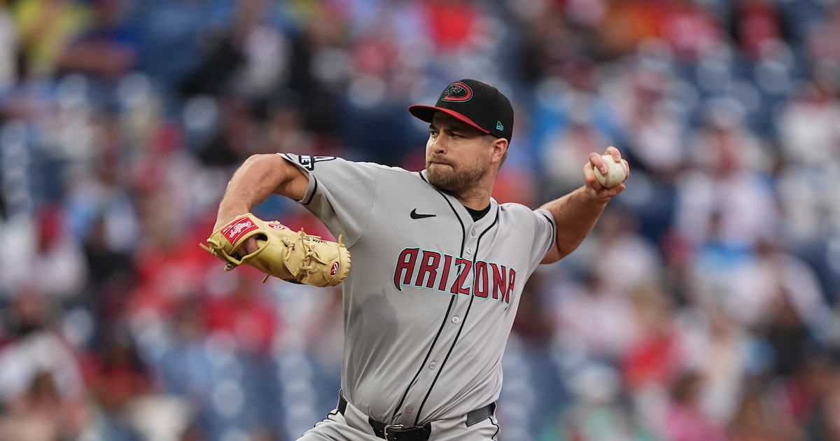 Texas Rangers adding to bullpen, finalizing contract with veteran lefty reliever
