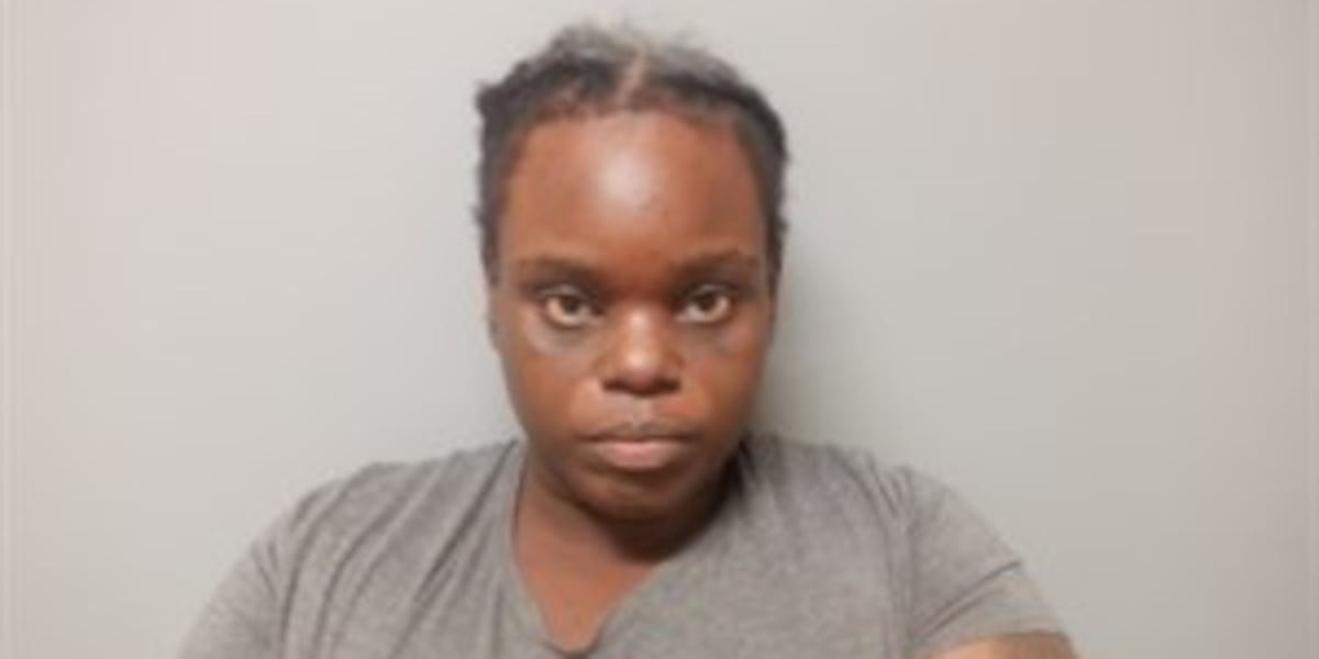 Dallas woman faces forgery, theft charges after cashing fraudulent check