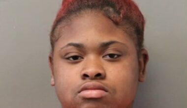 Former Harris County detention officer gets probation for selling cars she didn't own