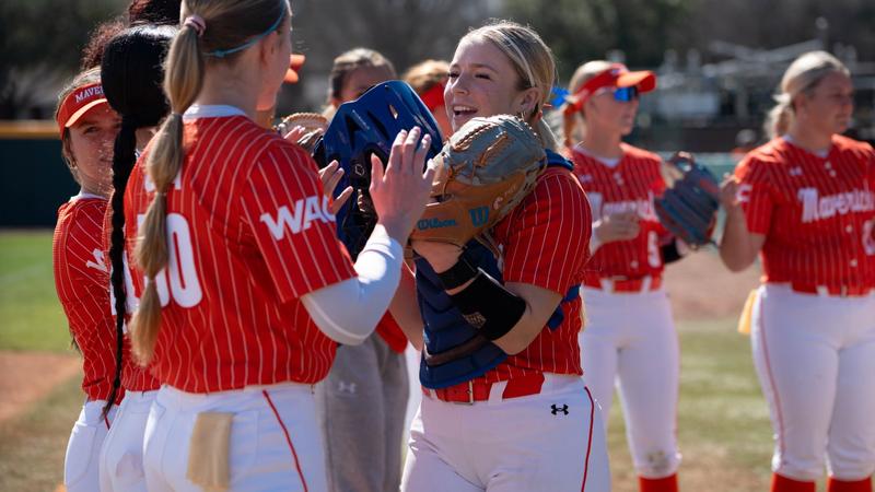 UTA Ends Day One of Maverick Invitational with a Spilt, Defeats South Dakota State 4-1