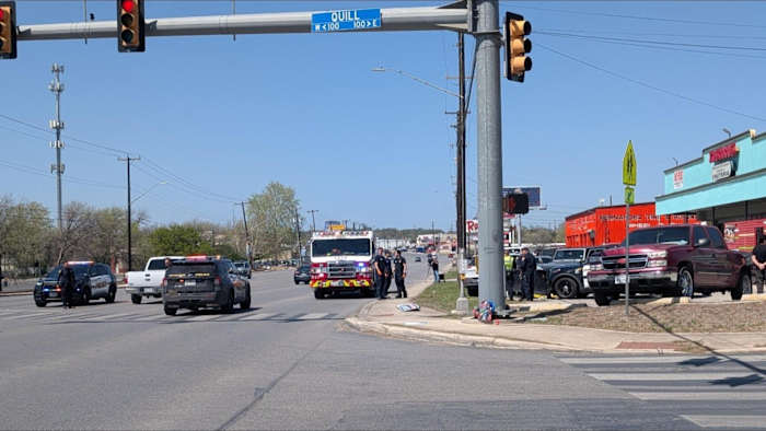 1 dead after crash involving Uber driver on Northwest Side, SAPD says