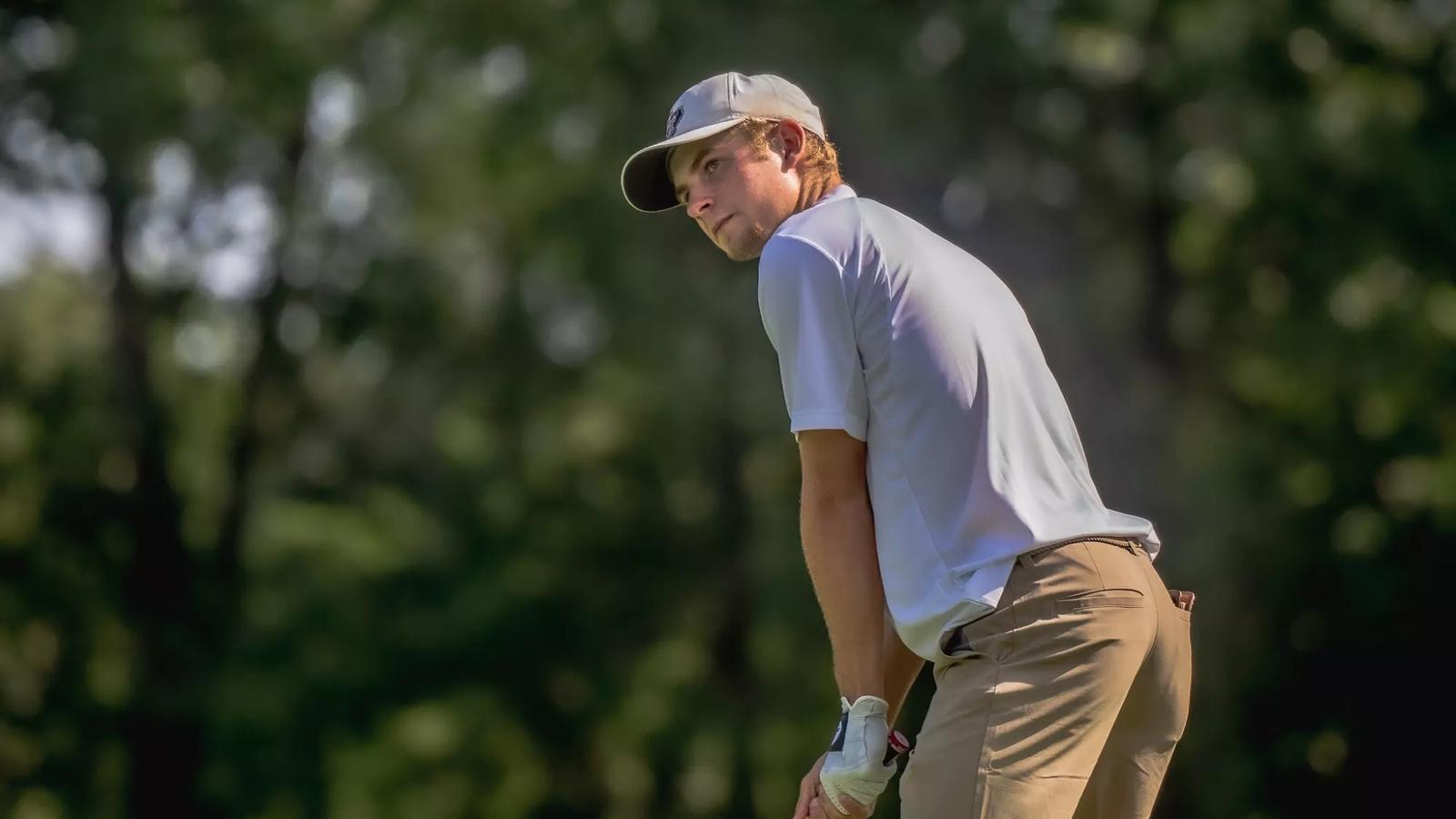 Connor Graham lines up a putt during the second round of the Hayt